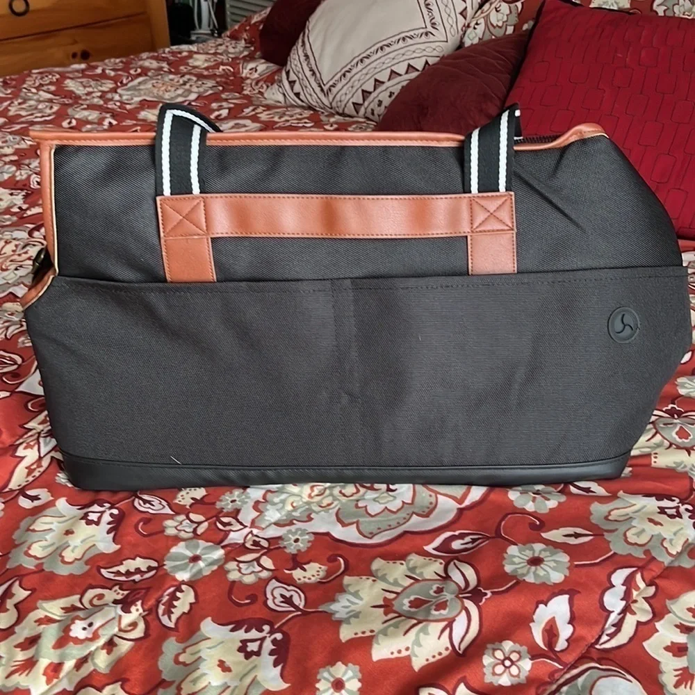 Vibrant life pet tote carrier for small dogs y cats for pets color black